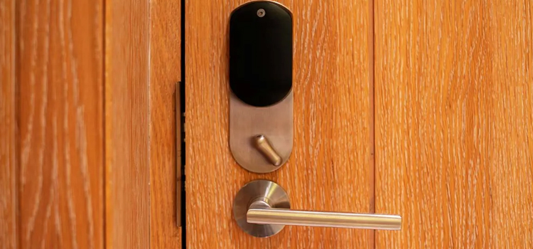 Automatic Locking Door Knob Cambria